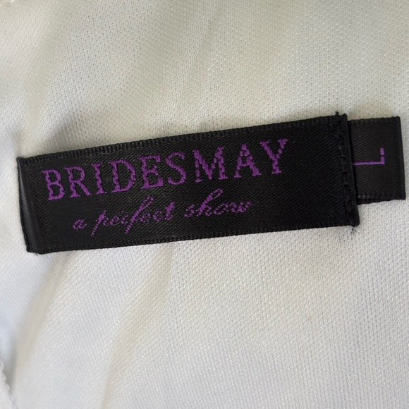 Lightweight & soft Women's lace dress. This dress is New without tag attached - Picture 6 of 6